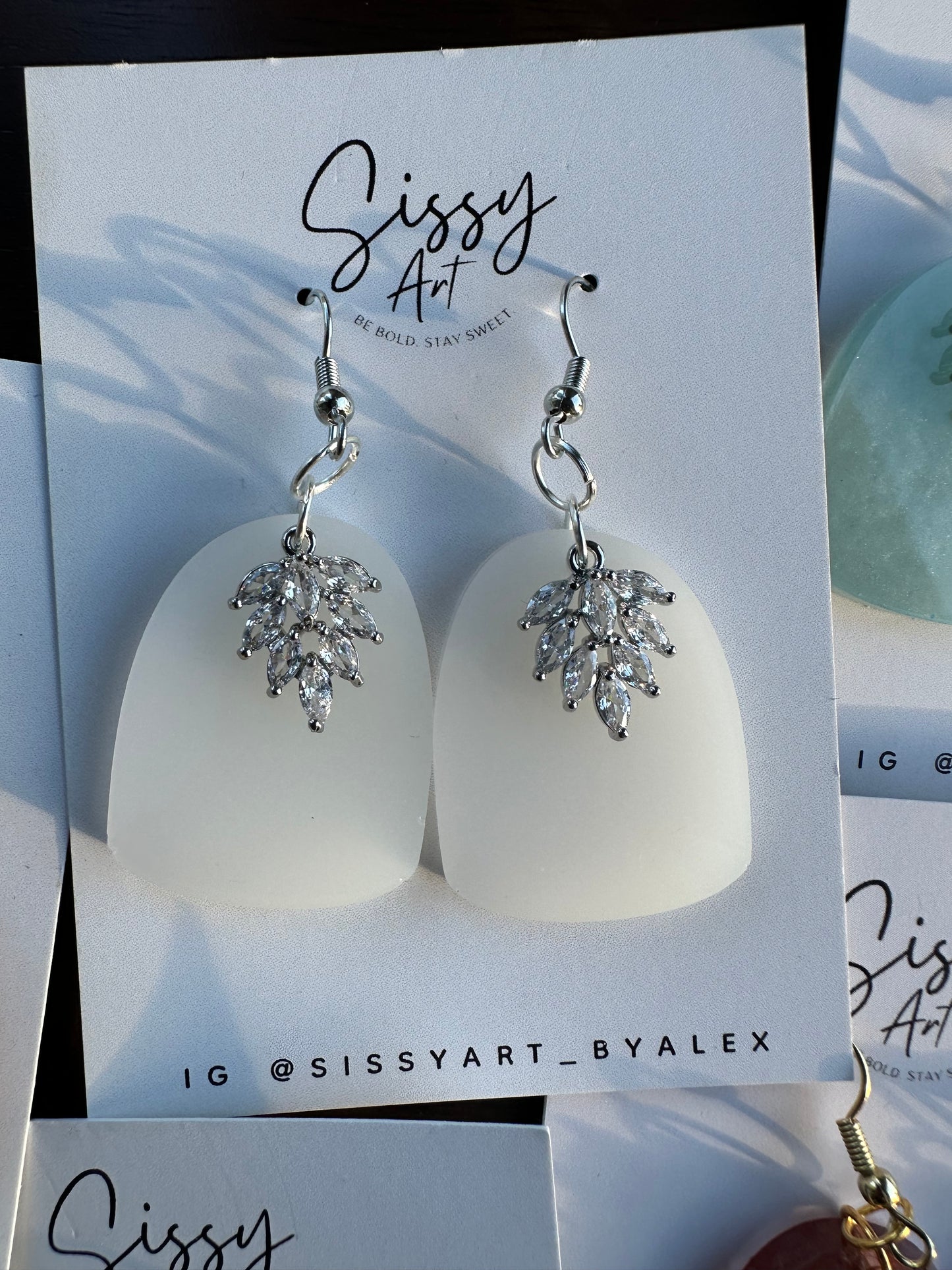 Everyday Arch Earrings - White