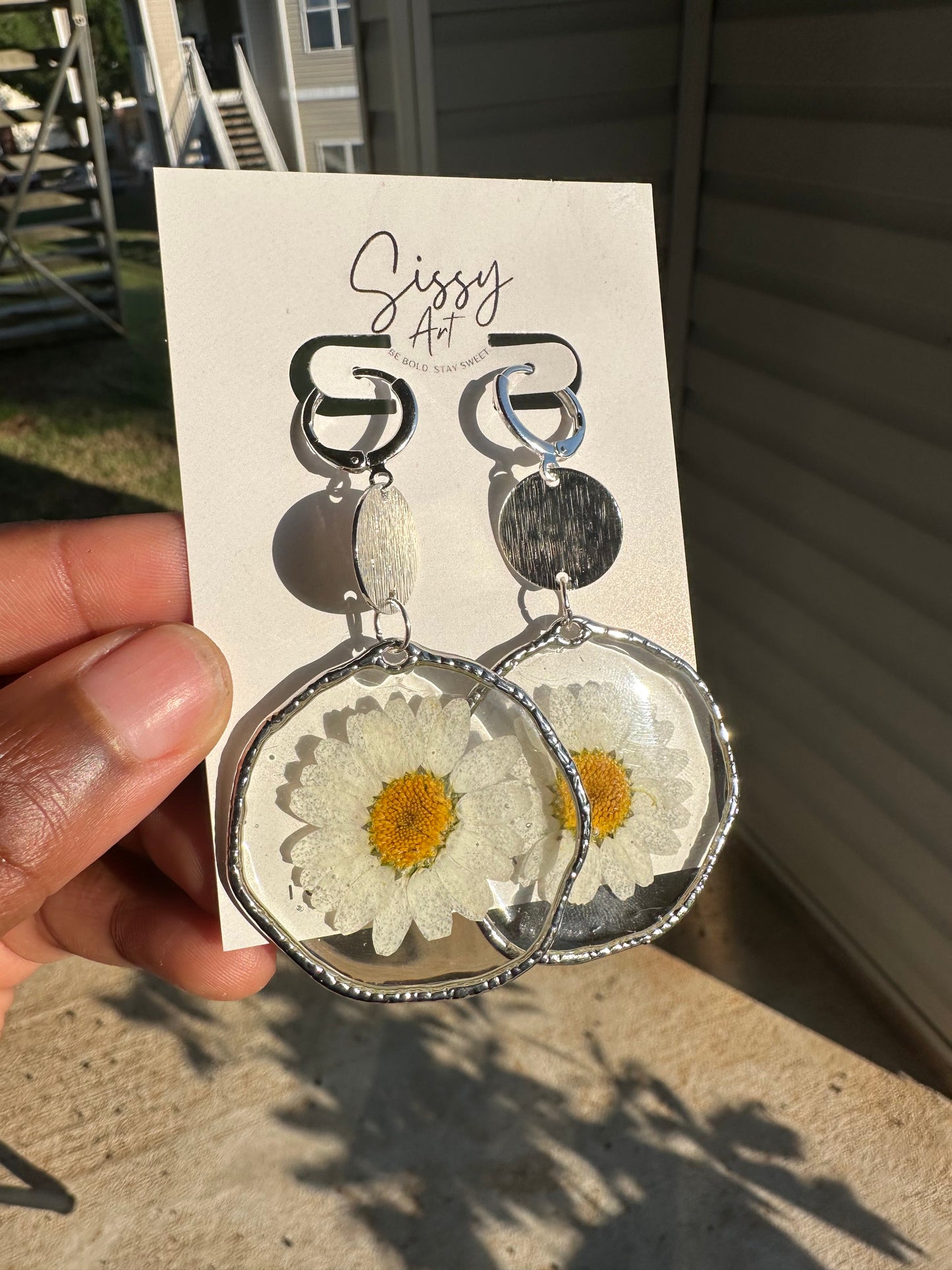Minimalist Pressed Daisy Earrings