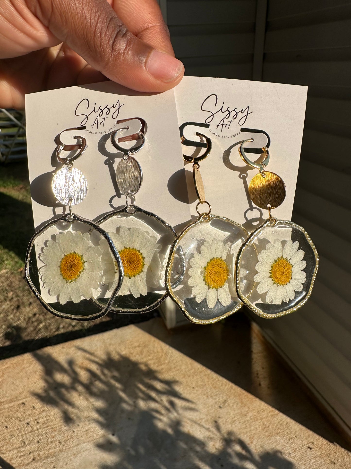 Minimalist Pressed Daisy Earrings