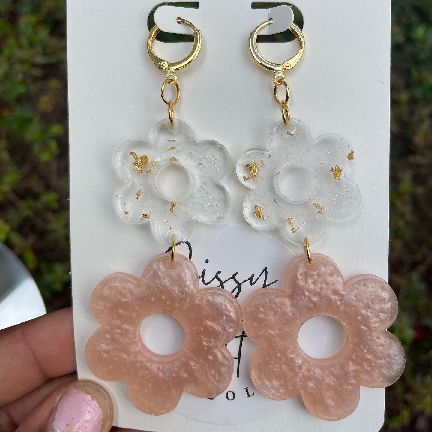 Groovy Flower Earrings - White