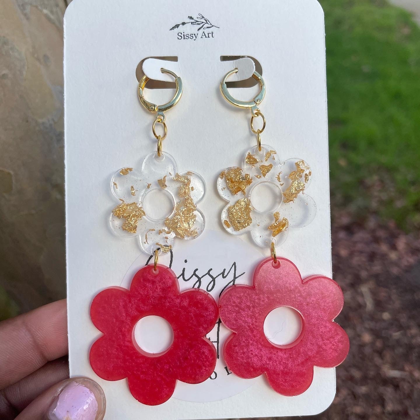 Groovy Flower Earrings - White